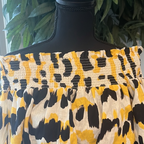 (NWT) Who What Wear Shoulder Top - Picture 2 of 5